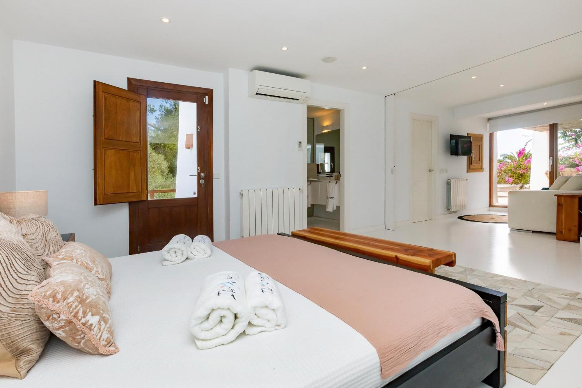 Villa Near Ibiza Town Sleeps 11 To 13 Guests Can Furnet エクステリア 写真